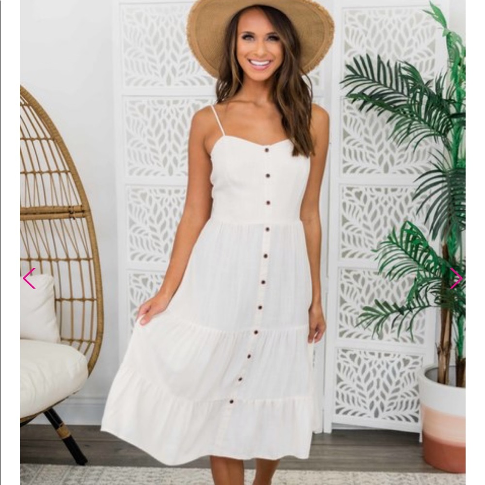 Adorable Midi dress.